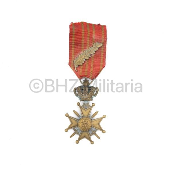 War Cross with Palm Leaf / Croix de Guerre avec Palme Eclat d'Obus