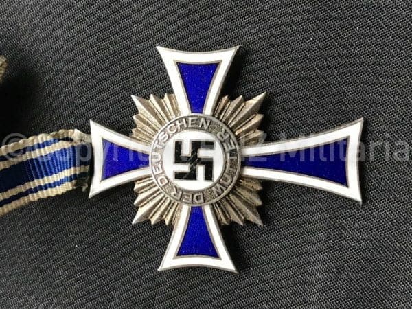 photo Ehrenkreuz der Deutschen Mutter 2. Stufe – Silver