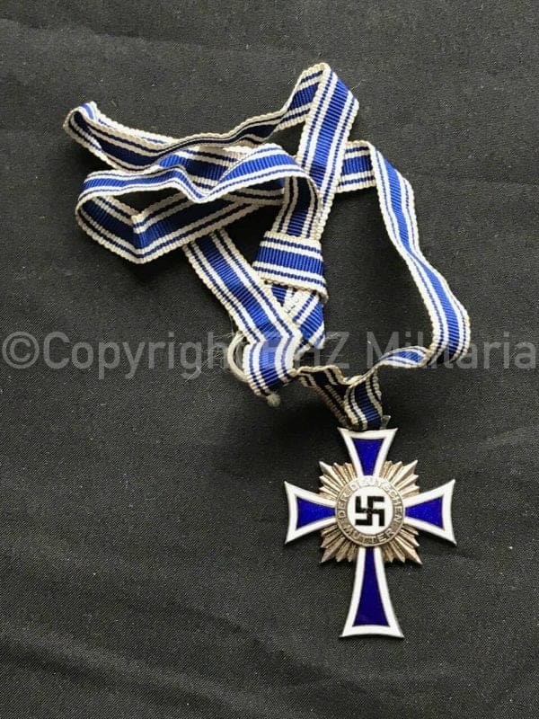 Ehrenkreuz der Deutschen Mutter 2. Stufe – Zilver